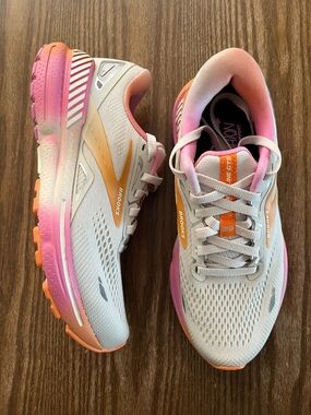 Brooks Adrenaline GTS 23 Womens Size 6.5 Pink Orange Running Shoes Sneaker